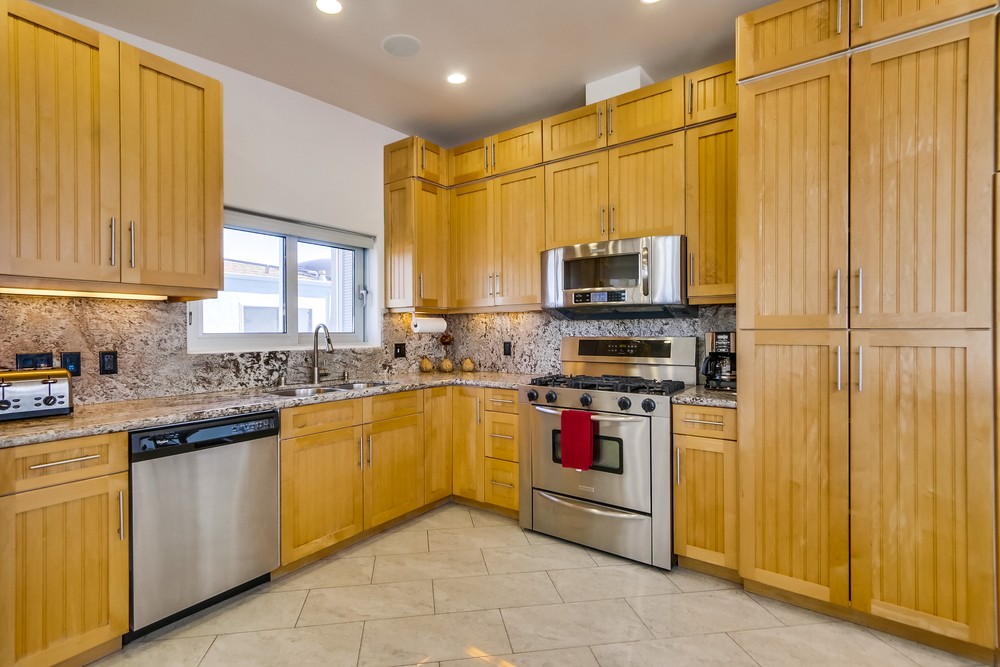 Virtual tour photo 13 of 61 for 3786 Strandway #2