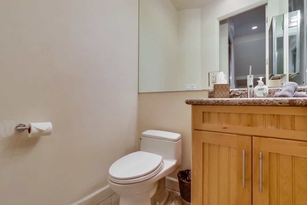 Virtual tour photo 18 of 61 for 3786 Strandway #2