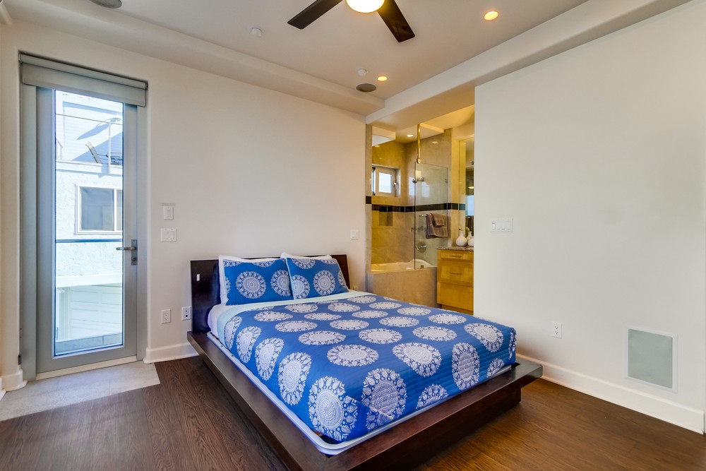 Virtual tour photo 29 of 61 for 3786 Strandway #2