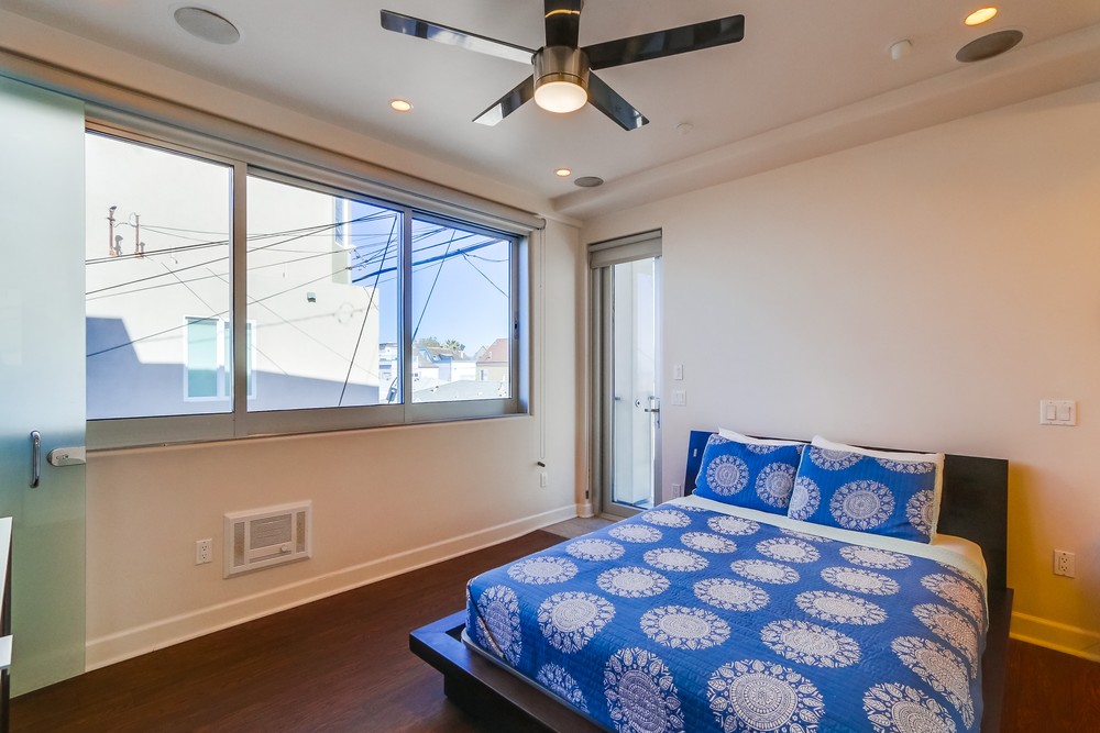 Virtual tour photo 31 of 61 for 3786 Strandway #2