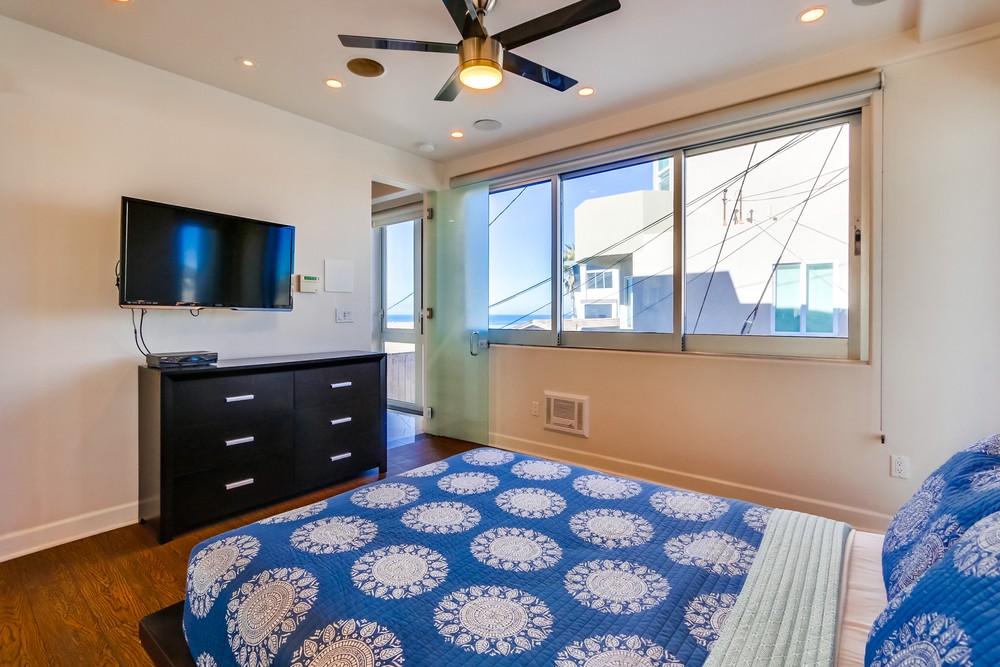 Virtual tour photo 32 of 61 for 3786 Strandway #2