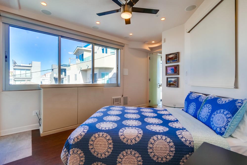 Virtual tour photo 41 of 61 for 3786 Strandway #2