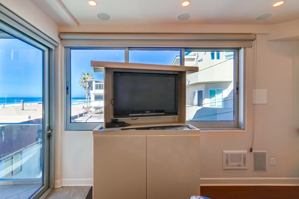 Virtual tour photo 44 of 61 for 3786 Strandway #2