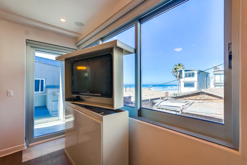 Virtual tour photo 45 of 61 for 3786 Strandway #2