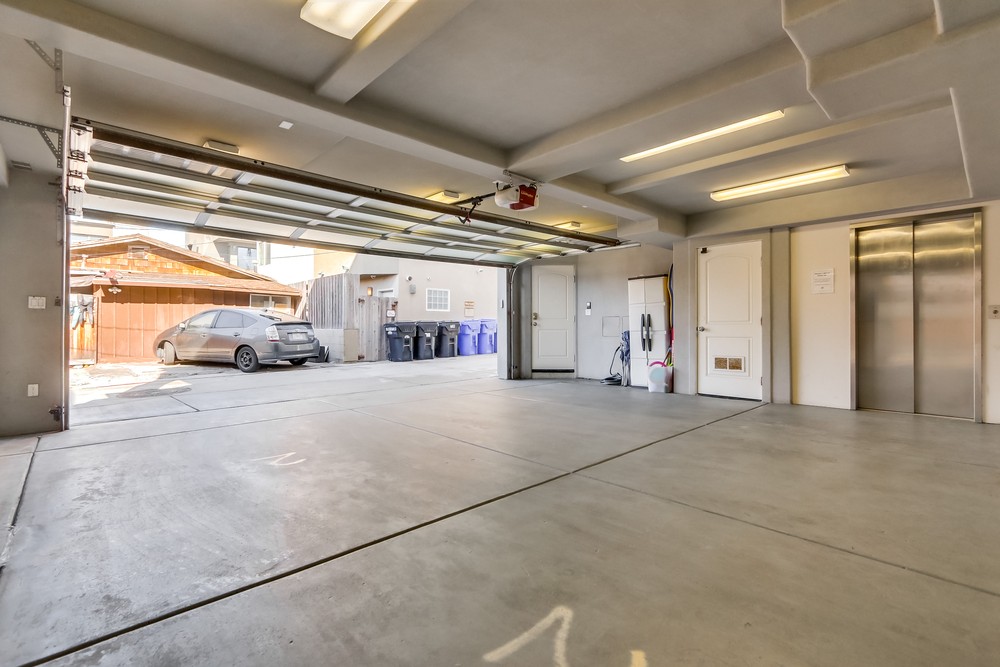 Virtual tour photo 52 of 61 for 3786 Strandway #2