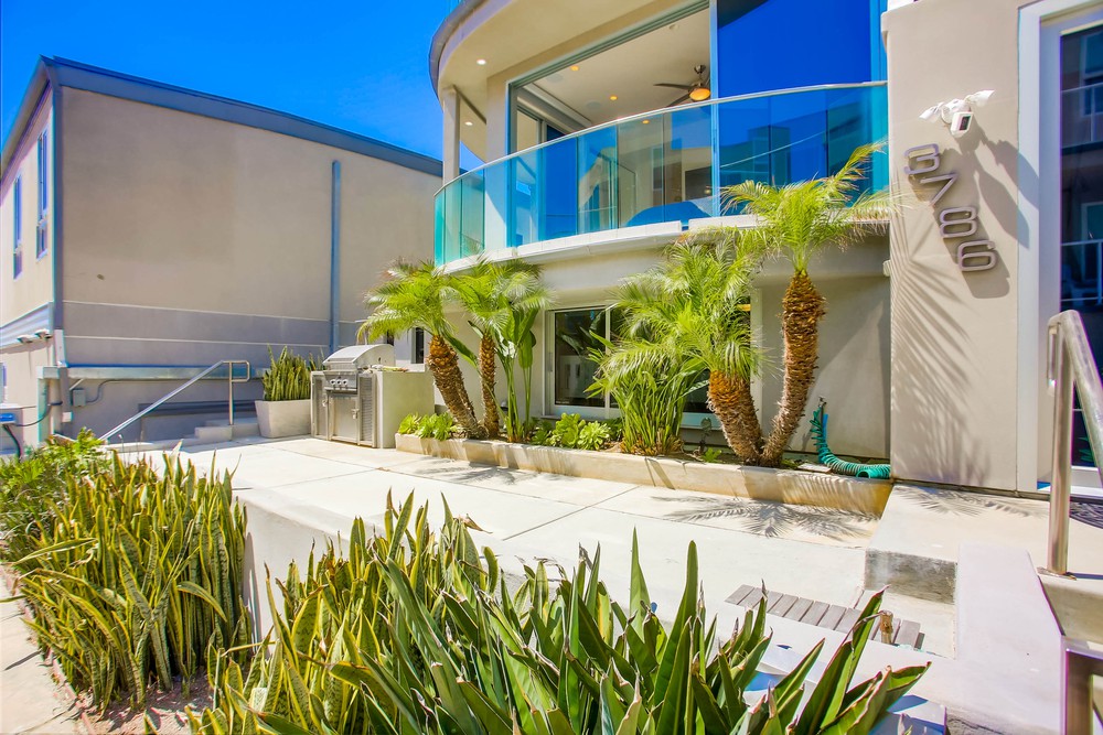 Virtual tour photo 5 of 61 for 3786 Strandway