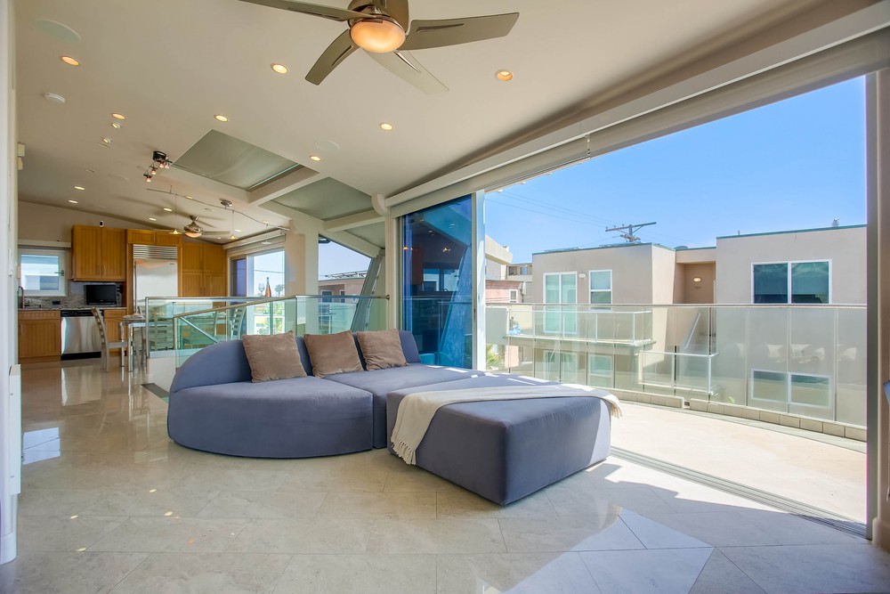 Virtual tour photo 10 of 61 for 3786 Strandway