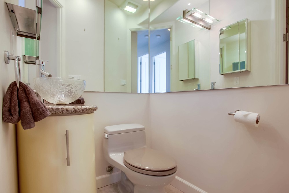 Virtual tour photo 22 of 61 for 3786 Strandway