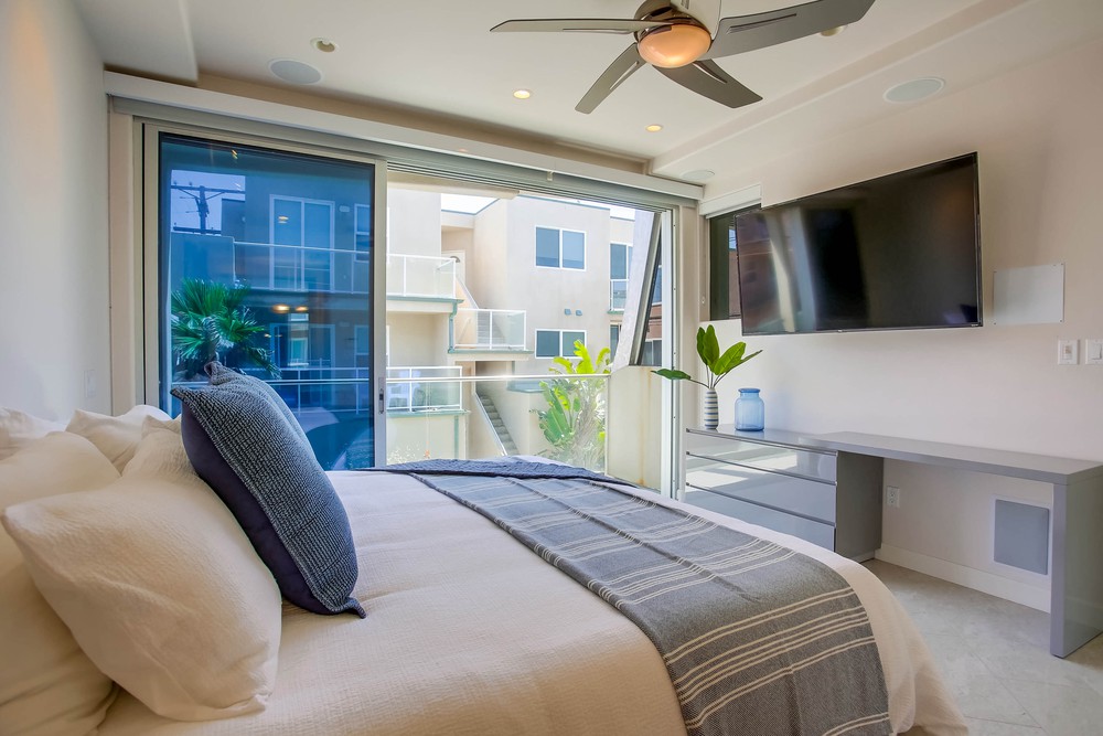 Virtual tour photo 35 of 61 for 3786 Strandway