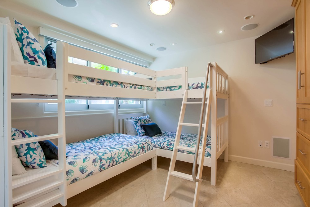 Virtual tour photo 42 of 61 for 3786 Strandway