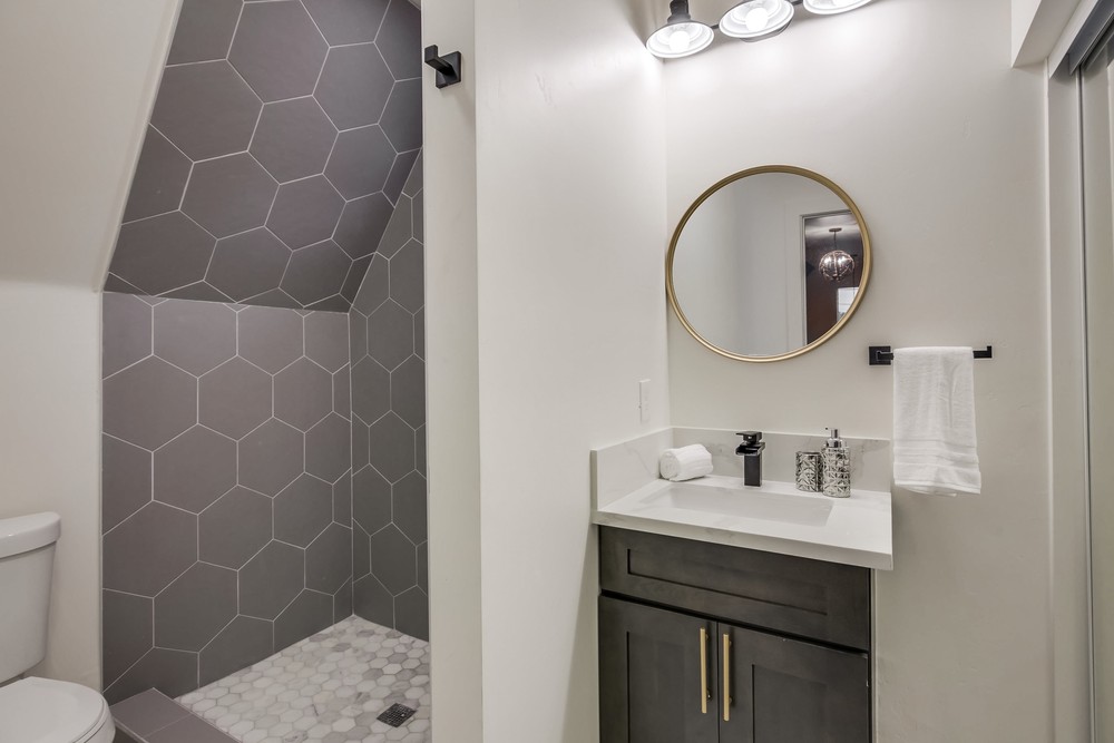 Virtual tour photo 26 of 44 for 3787 Broadway