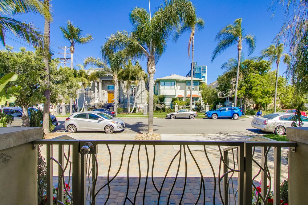 Virtual tour photo 12 of 61 for 3790 Third Ave