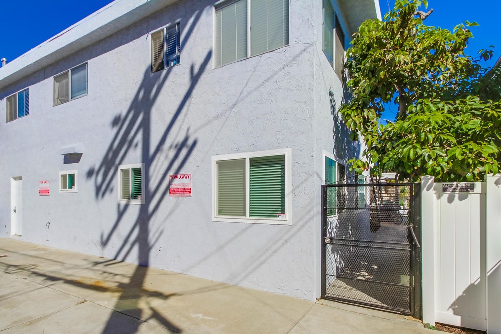 Virtual tour photo 3 of 38 for 3800 Kendall St #2