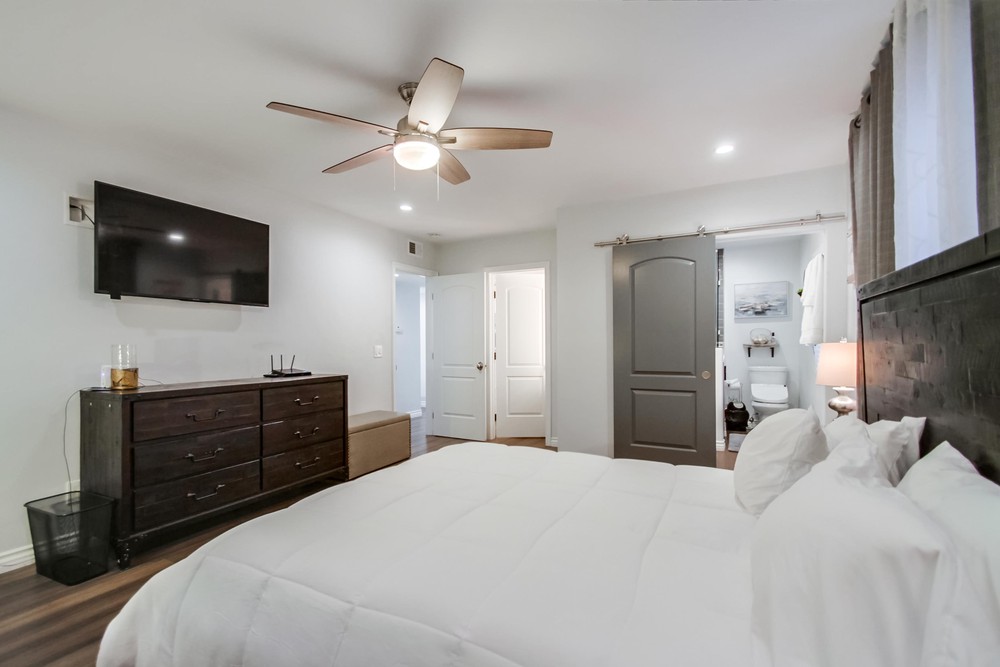 Virtual tour photo 28 of 38 for 3800 Kendall St #2