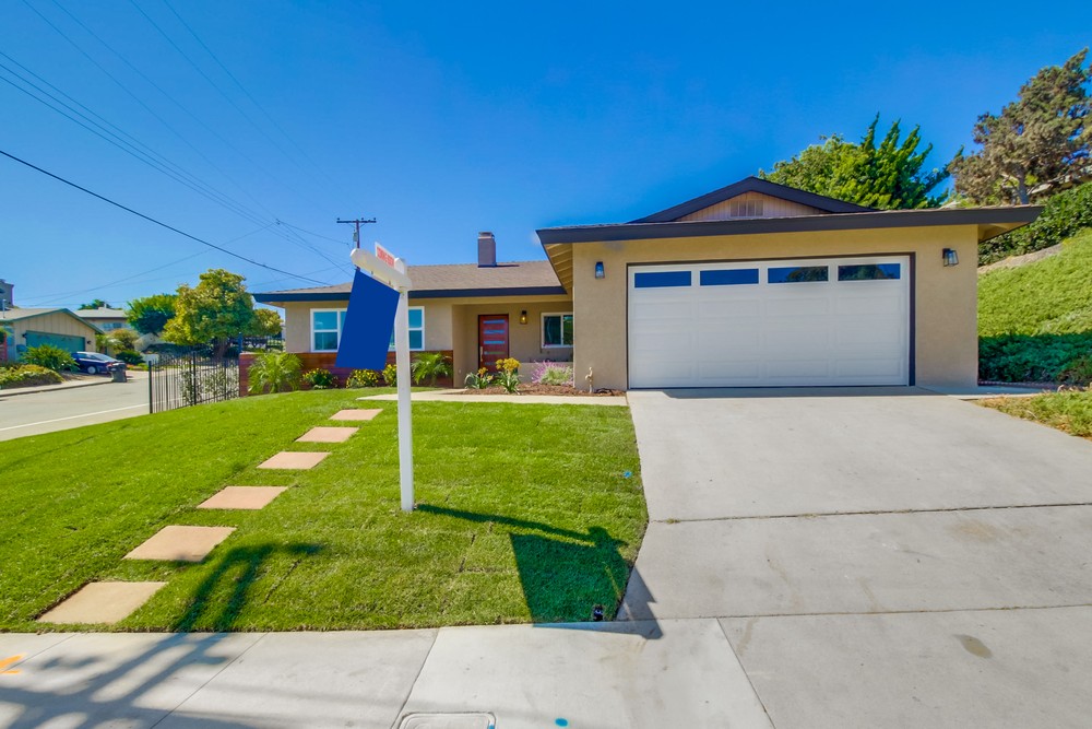 Virtual tour photo 3 of 47 for 3804 Southview Dr. San Diego