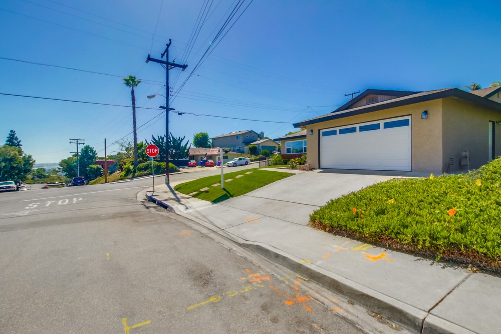 Virtual tour photo 4 of 47 for 3804 Southview Dr. San Diego