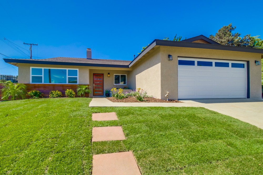 Virtual tour photo 5 of 47 for 3804 Southview Dr. San Diego