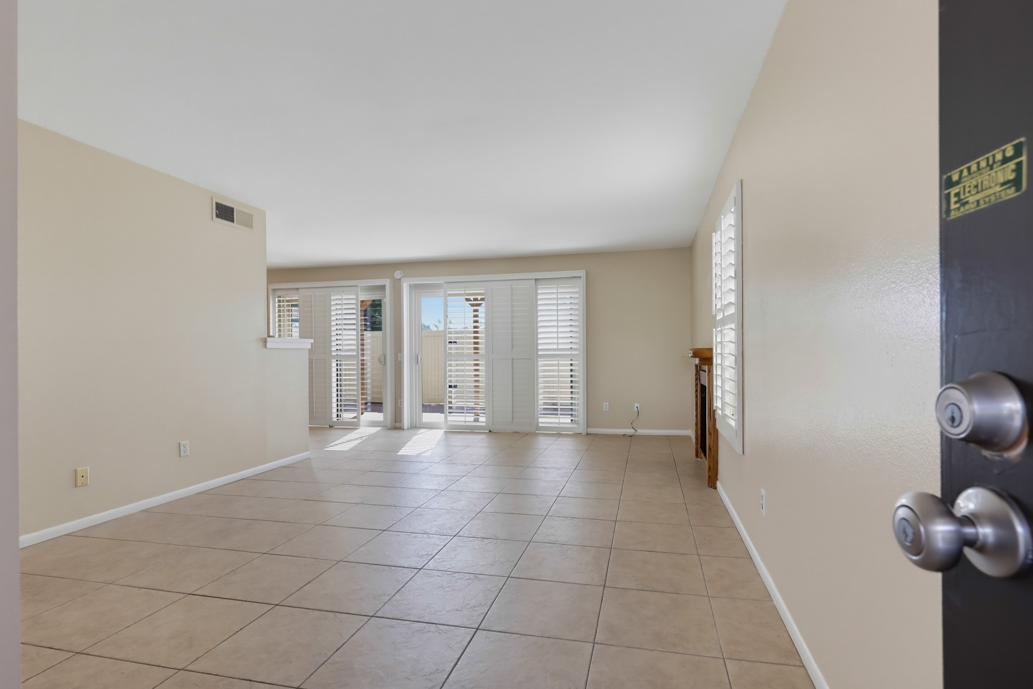 Virtual tour photo 7 of 64 for 3804 Willows Way