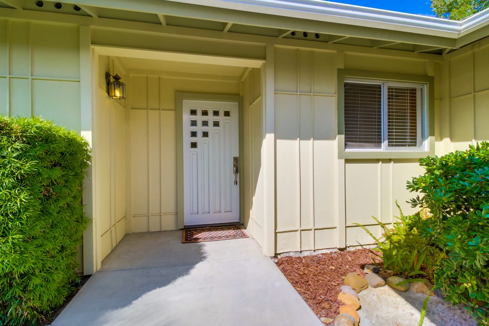 Virtual tour photo 8 of 42 for 3810 Governor Dr