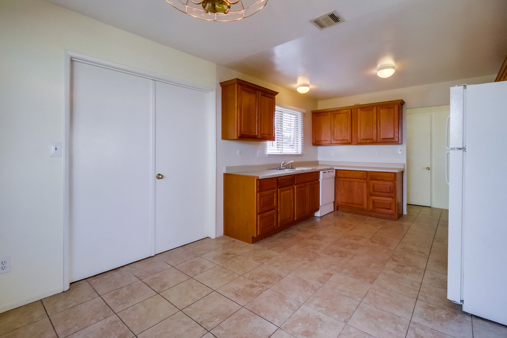 Virtual tour photo 14 of 42 for 3810 Governor Dr