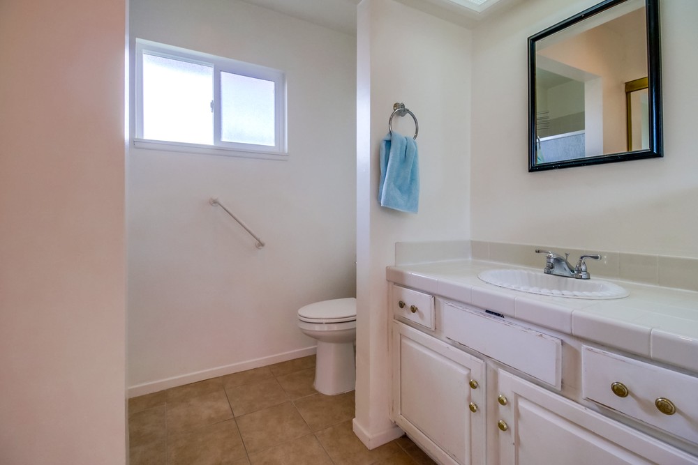 Virtual tour photo 24 of 42 for 3810 Governor Dr