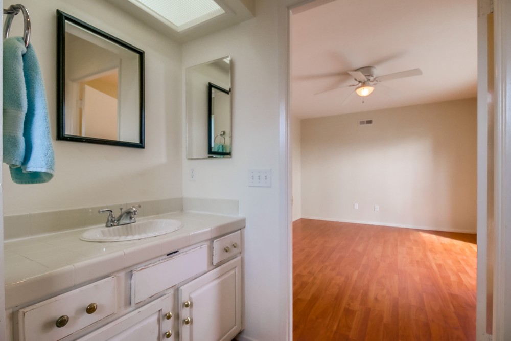 Virtual tour photo 25 of 42 for 3810 Governor Dr