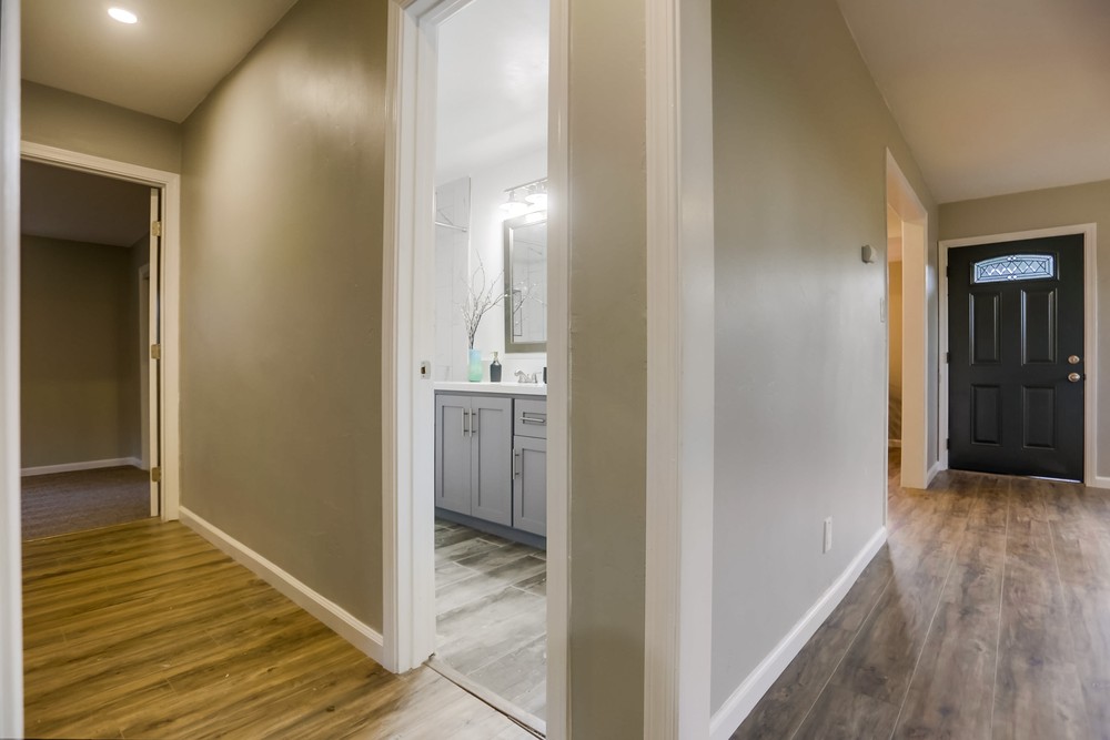 Virtual tour photo 18 of 44 for 3811 College Ave