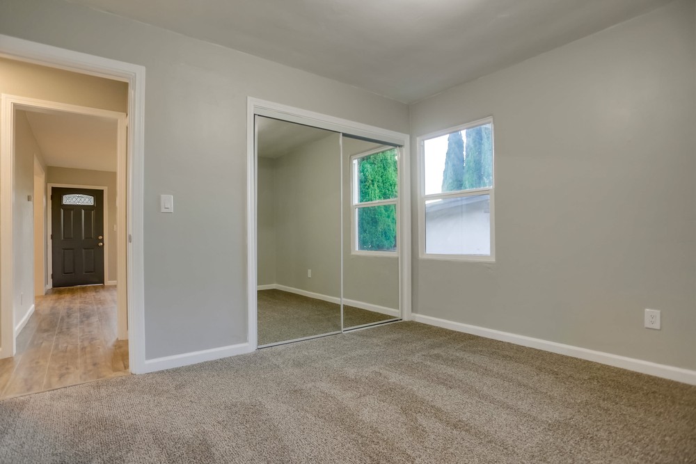 Virtual tour photo 22 of 44 for 3811 College Ave
