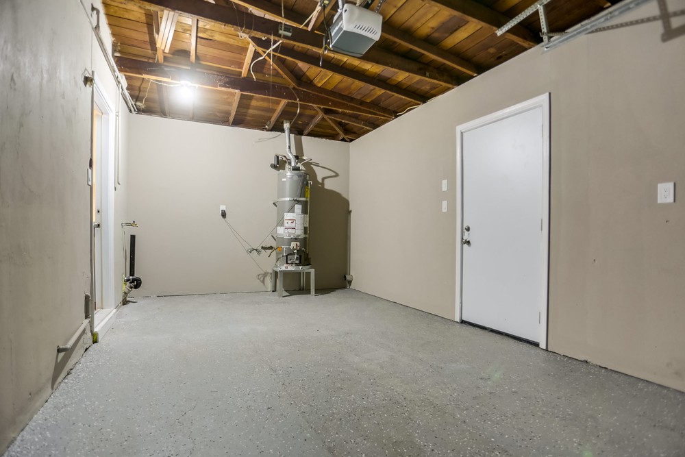 Virtual tour photo 32 of 44 for 3811 College Ave