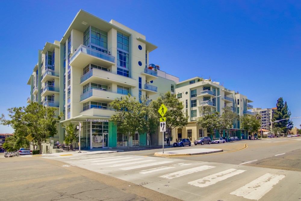 Virtual tour photo 1 of 33 for 3812 Park Blvd. #109