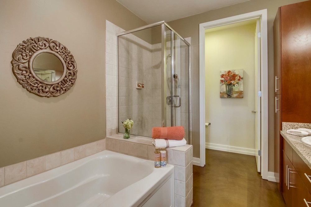 Virtual tour photo 25 of 33 for 3812 Park Blvd. #109
