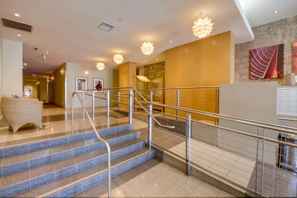 Virtual tour photo 4 of 54 for 3812 Park Blvd #407