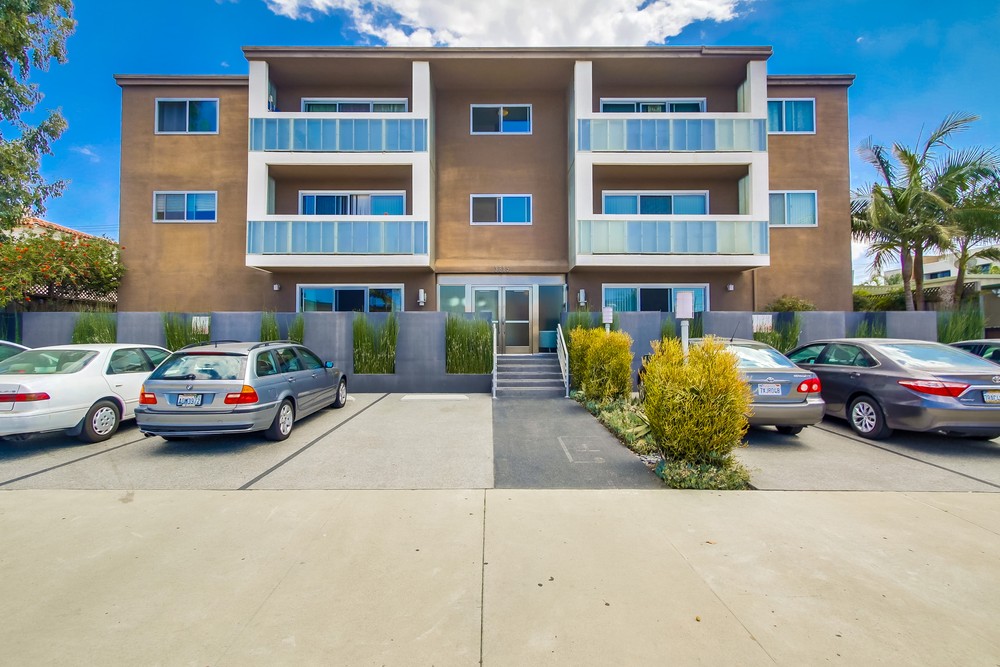 Virtual tour photo 1 of 32 for 3815 Third Ave #22
