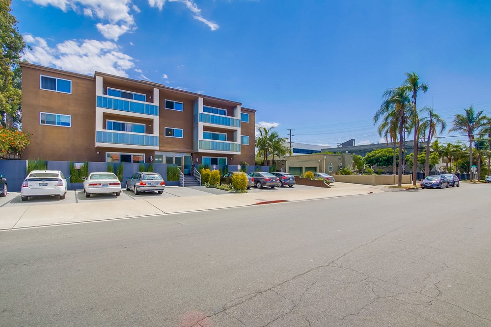 Virtual tour photo 5 of 32 for 3815 Third Ave #22