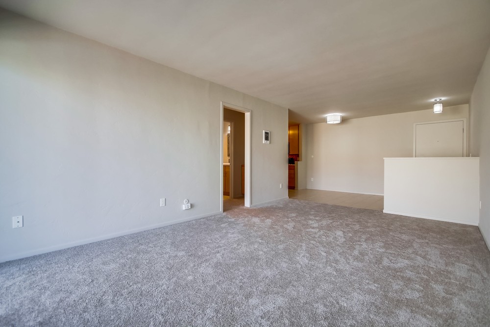 Virtual tour photo 16 of 32 for 3815 Third Ave #22