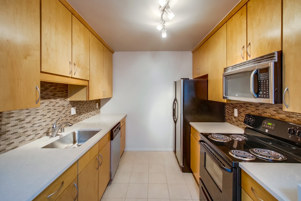 Virtual tour photo 22 of 32 for 3815 Third Ave #22