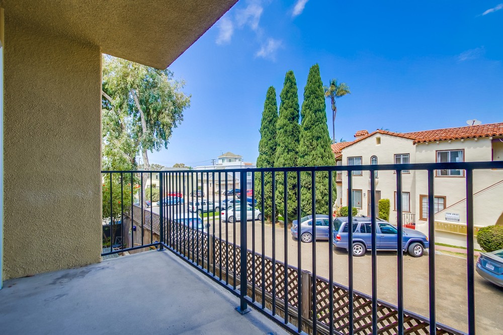 Virtual tour photo 26 of 32 for 3815 Third Ave #22