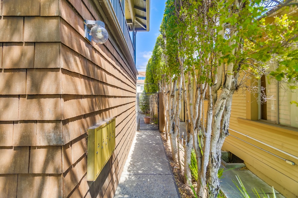 Virtual tour photo 4 of 40 for 3821 Albatross St #2