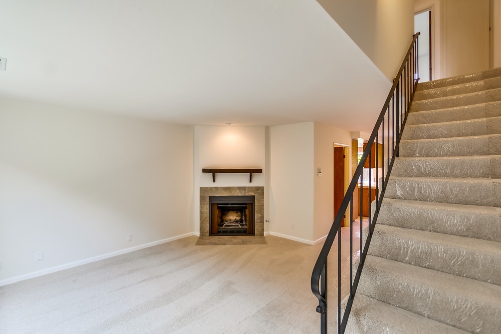 Virtual tour photo 9 of 40 for 3821 Albatross St #2