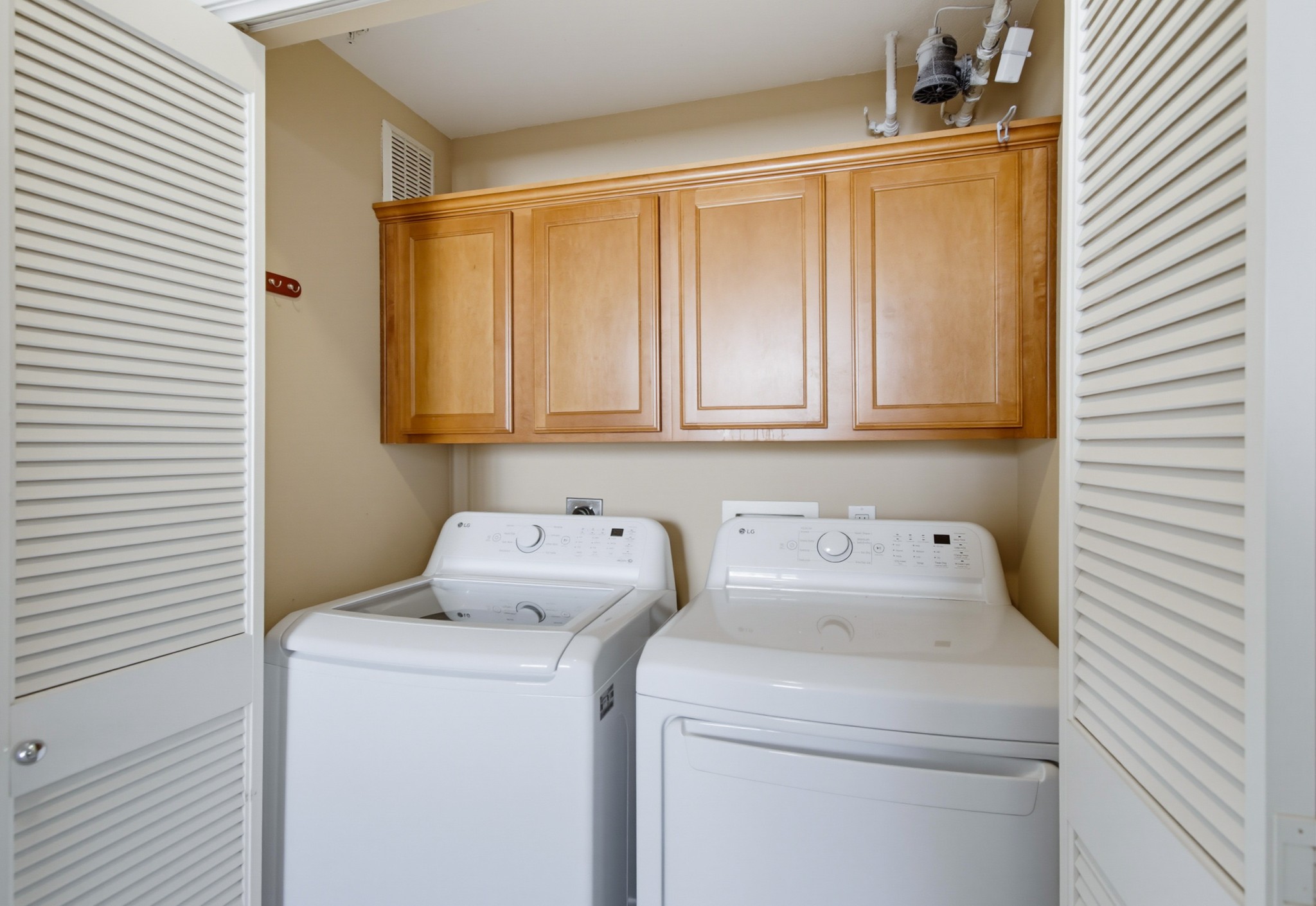 Virtual tour photo 21 of 26 for 3825 Elijah Ct Unit 327