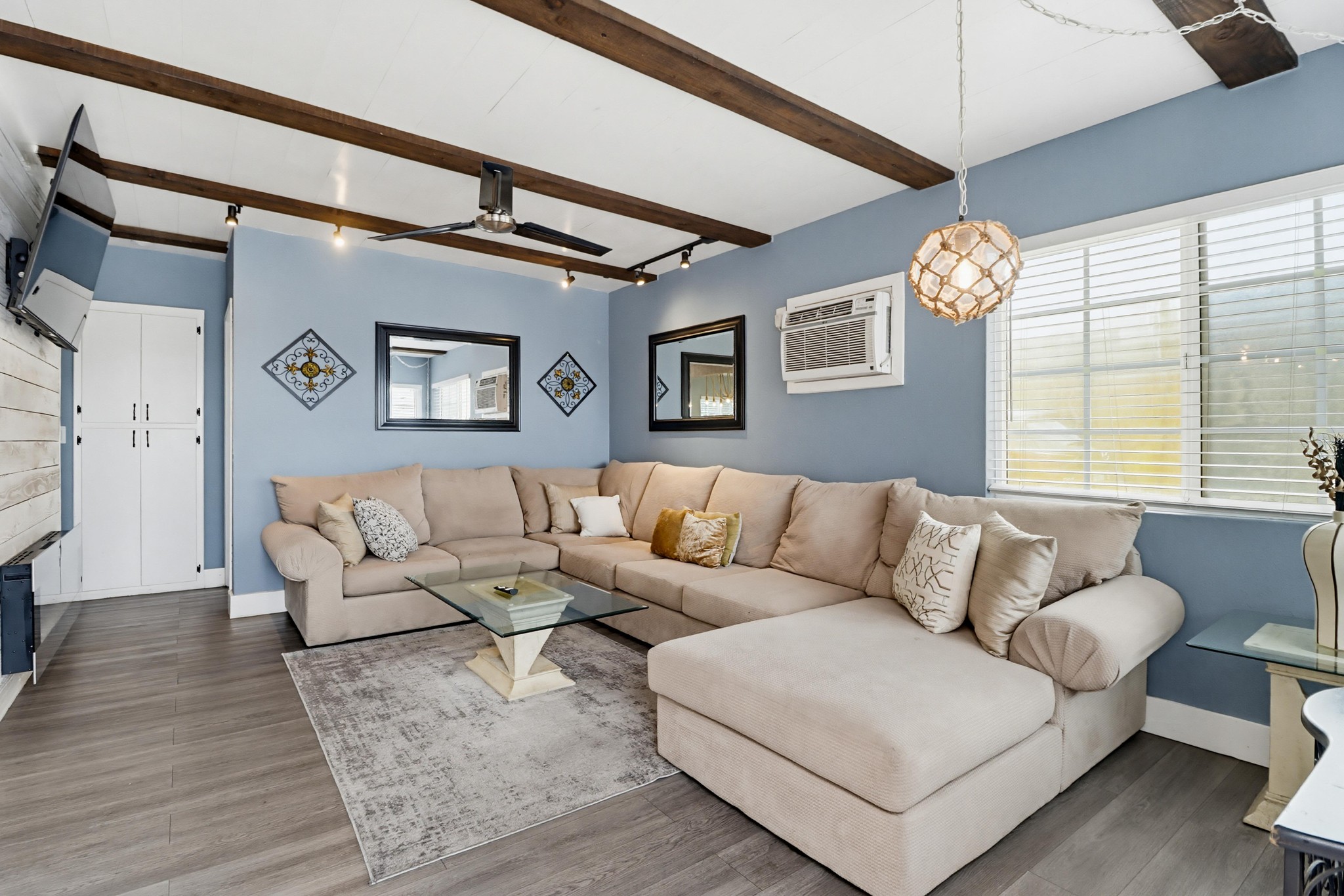 Virtual tour photo 9 of 42 for 3826 Beyer Blvd