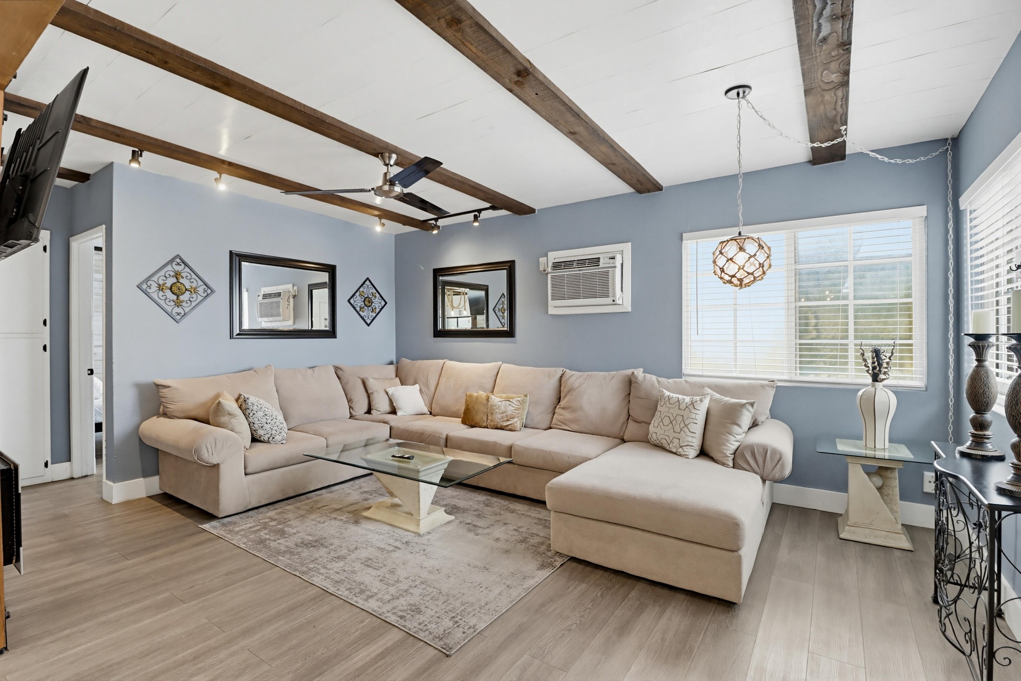 Virtual tour photo 17 of 42 for 3826 Beyer Blvd
