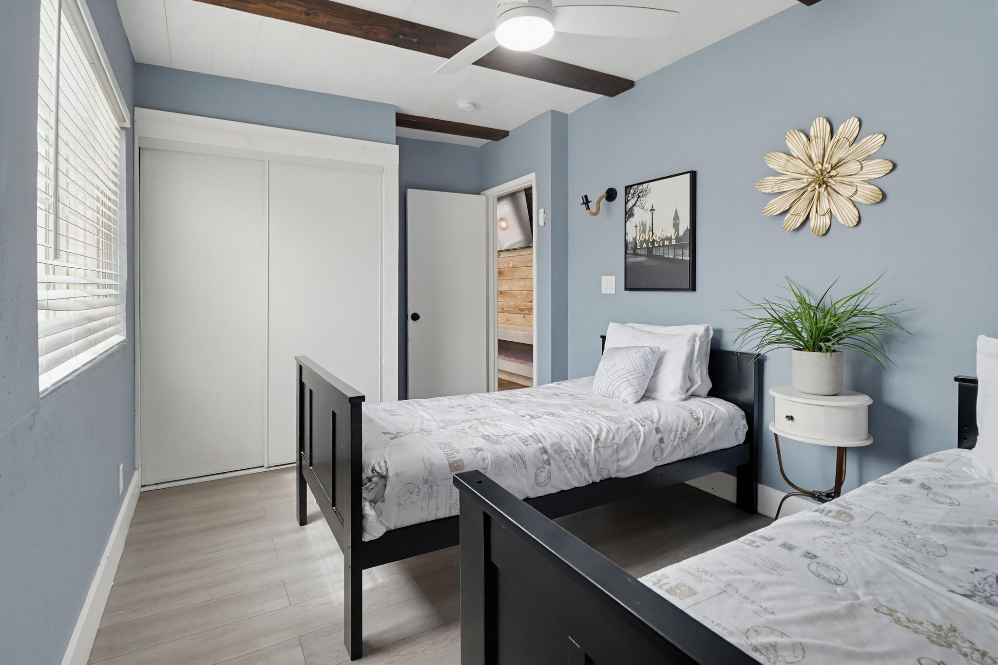 Virtual tour photo 21 of 42 for 3826 Beyer Blvd