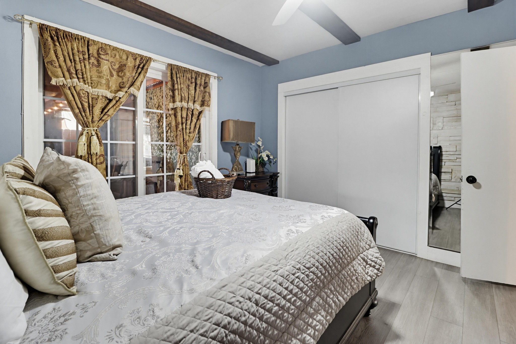 Virtual tour photo 25 of 42 for 3826 Beyer Blvd