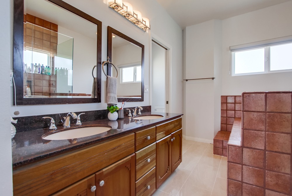 Virtual tour photo 30 of 67 for 3827 Mt Ainsworth Ave