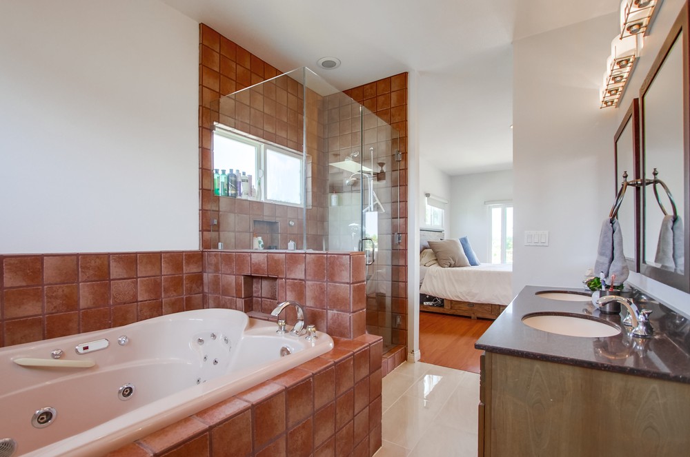 Virtual tour photo 33 of 67 for 3827 Mt Ainsworth Ave