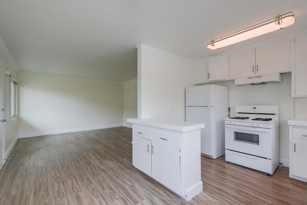 Virtual tour photo 10 of 21 for 3827 Wilson Ave #1