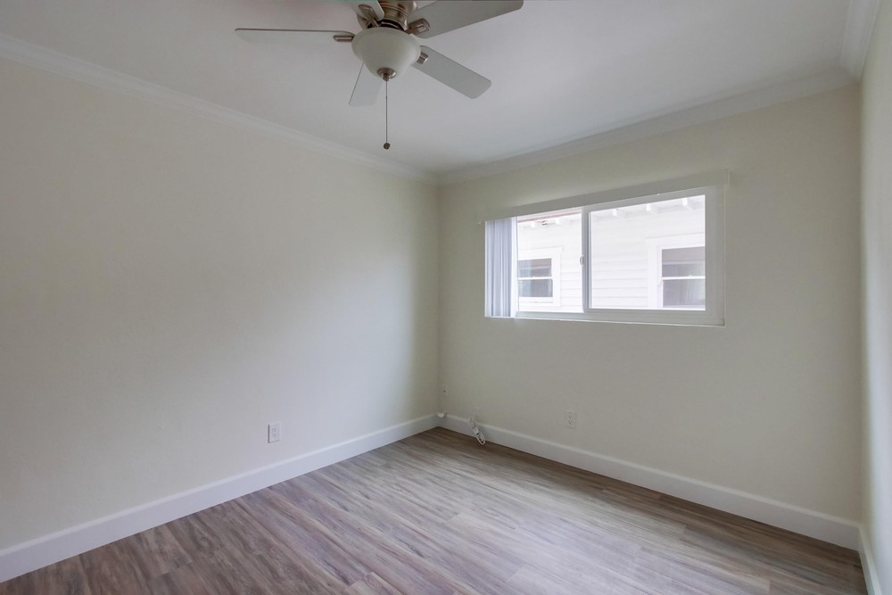Virtual tour photo 16 of 21 for 3827 Wilson Ave #1