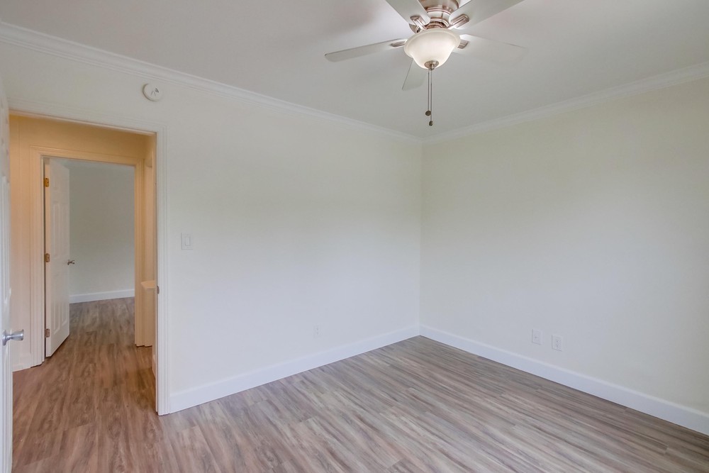 Virtual tour photo 21 of 21 for 3827 Wilson Ave #1