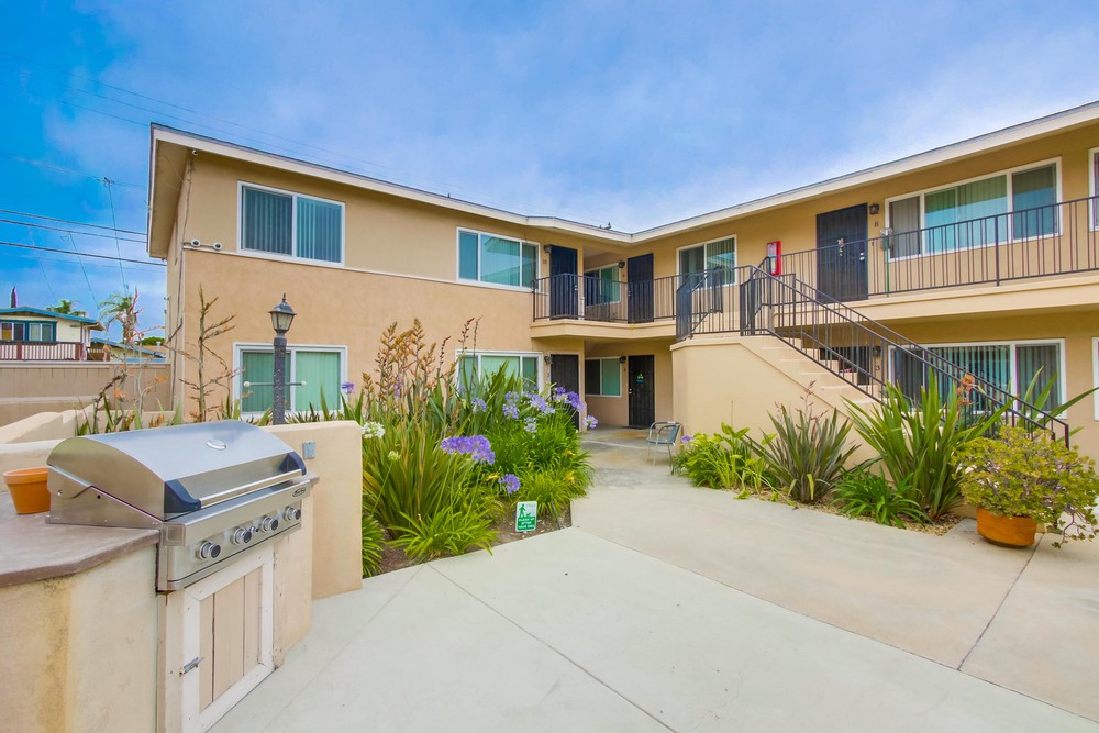 Virtual tour photo 5 of 25 for 3827 Wilson Ave #10